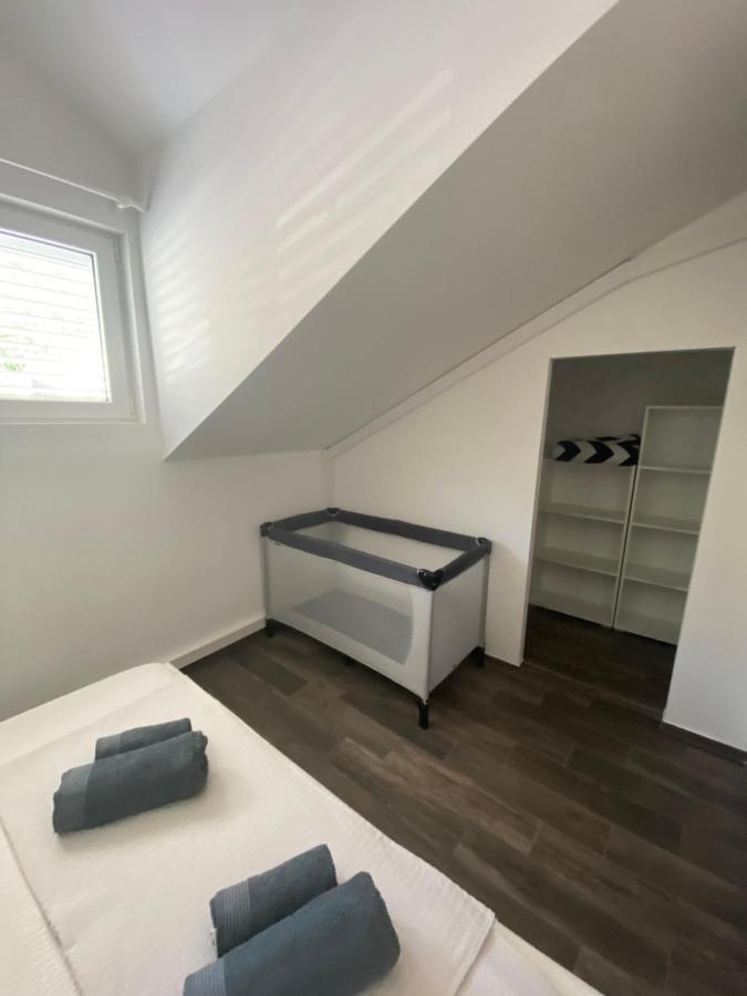 Guesthouse Ruza Sobra Apartments In The Attic Of The House Esterno foto