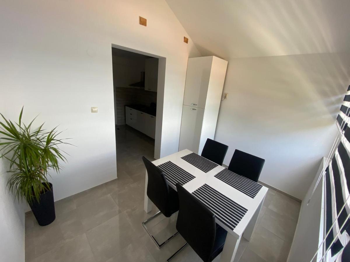 Guesthouse Ruza Sobra Apartments In The Attic Of The House Esterno foto