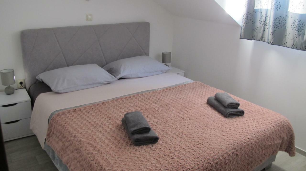 Guesthouse Ruza Sobra Apartments In The Attic Of The House Esterno foto