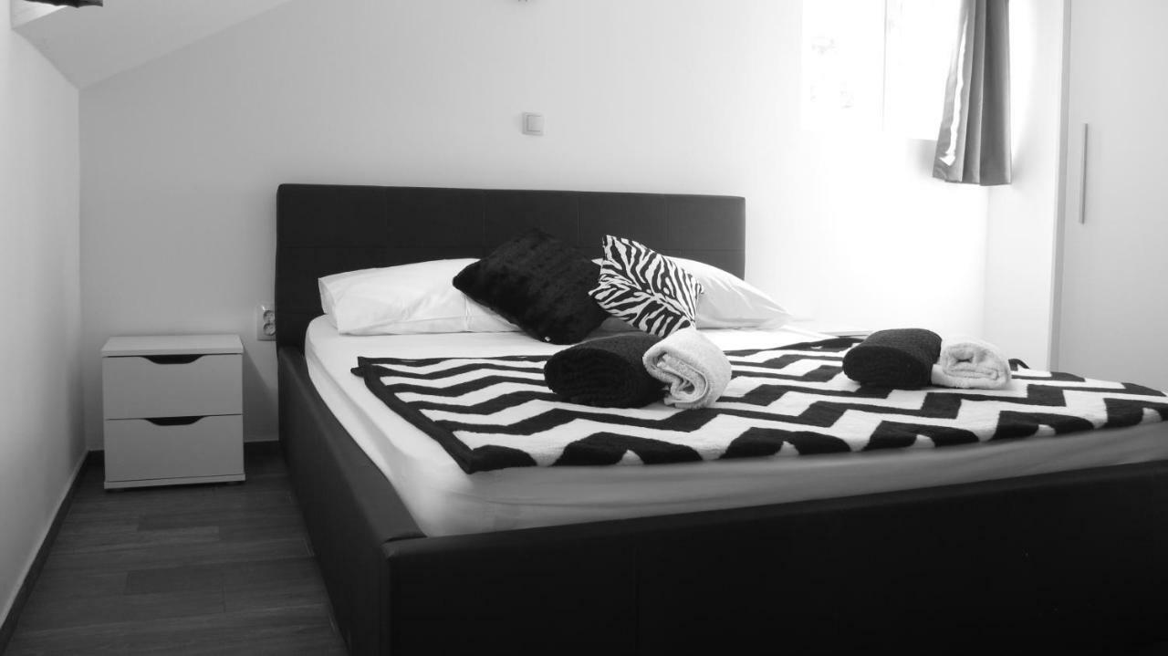 Guesthouse Ruza Sobra Apartments In The Attic Of The House Esterno foto