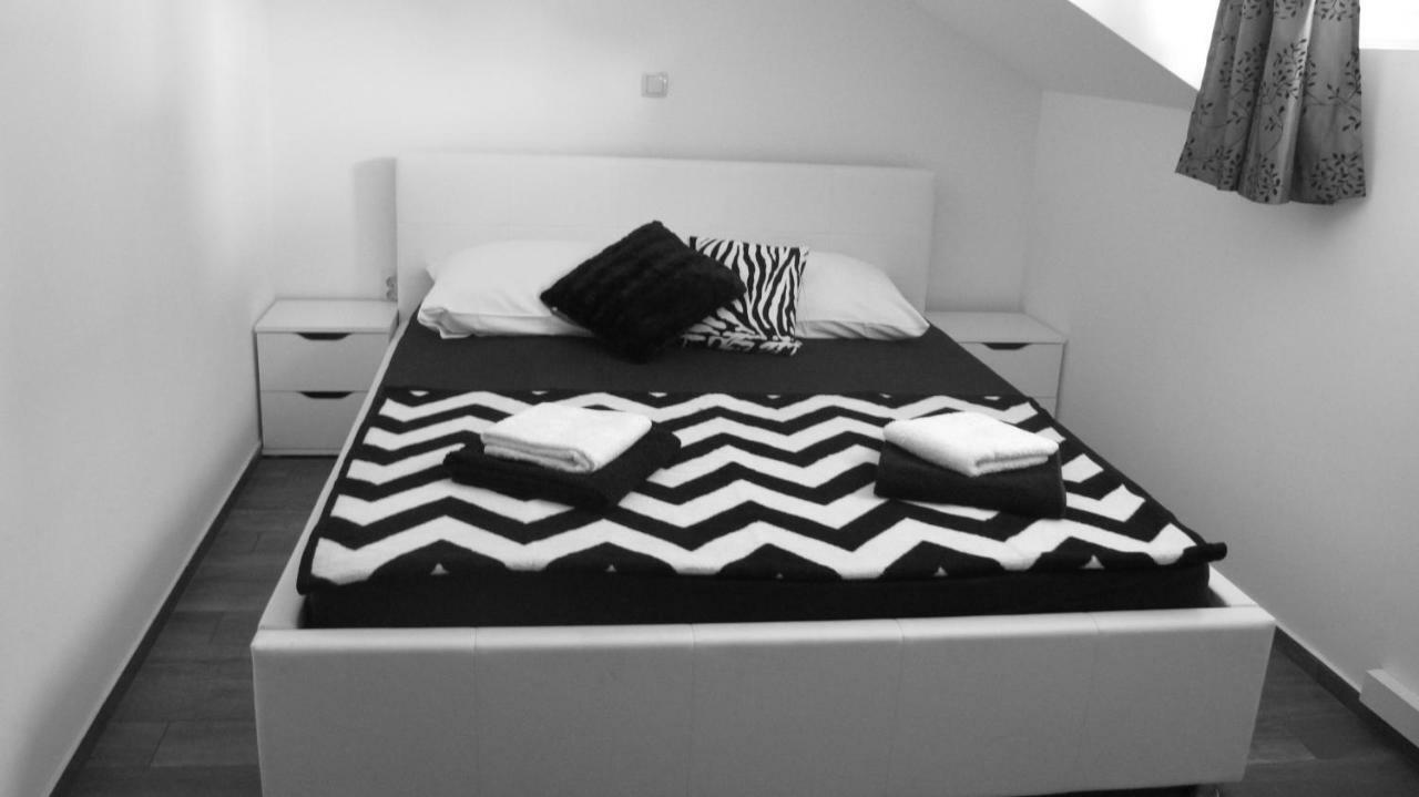 Guesthouse Ruza Sobra Apartments In The Attic Of The House Esterno foto