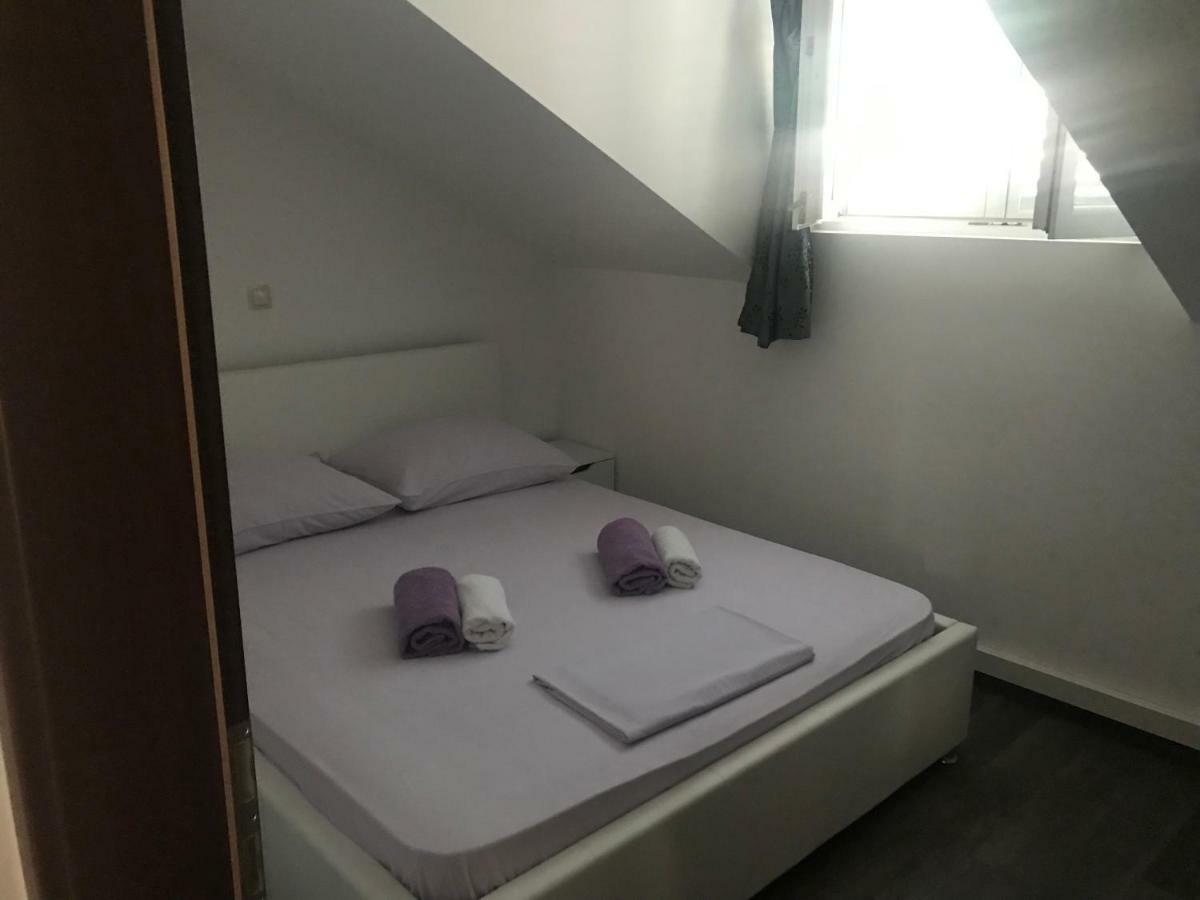 Guesthouse Ruza Sobra Apartments In The Attic Of The House Esterno foto